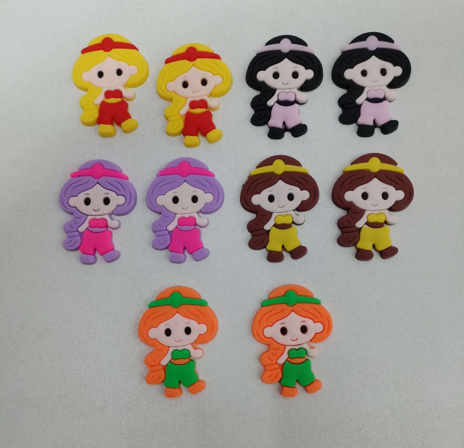 DIY handcrafted accessories, semi-finished products, Crocs special accessories, PVC soft rubber material, children's hair clips and hair bands soft rubber accessories, mobile phone cases, bag patches.
