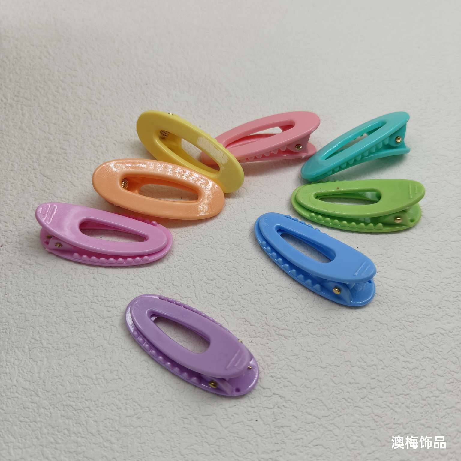 4 cm oval hollow hair clips, solid color broken hair clips, diy resin cream glue hair accessories, candy hair clips, factory direct sales details Picture