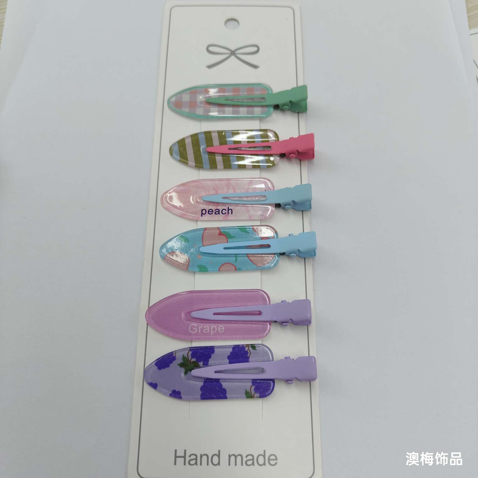 Summer fresh and clean invisible hair clips made of acrylic material, with colorful transparent fruit hair clips. The side clips are exquisite and cute, with a girlish heart Specification image
