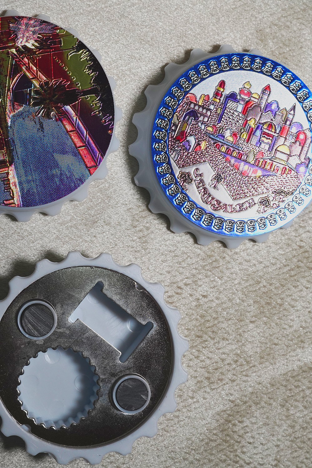 仿真摇摆莲花灯/镜子工艺品/圣诞节日葡萄串挂饰/地球仪/太极武术扇产品图