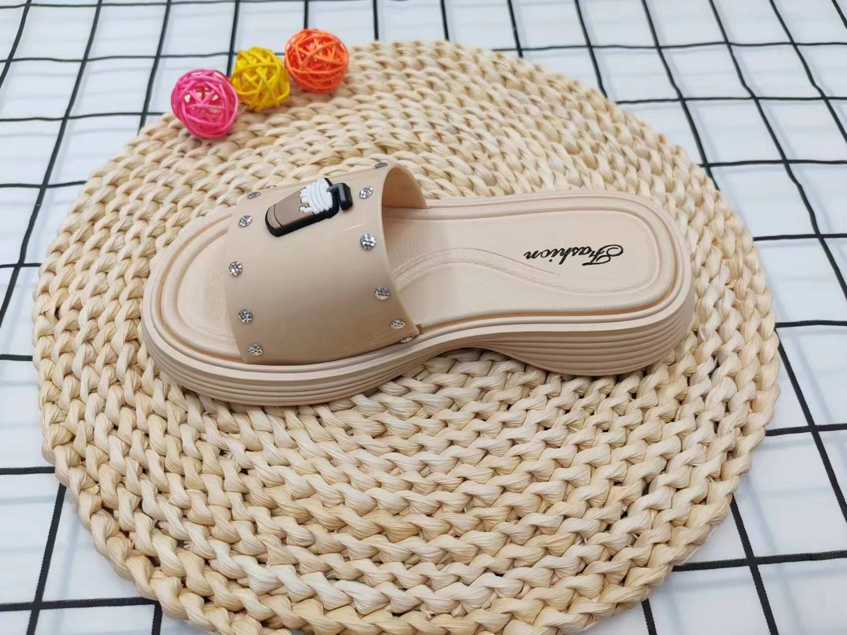 Summer fashionable children's slippers Specification image