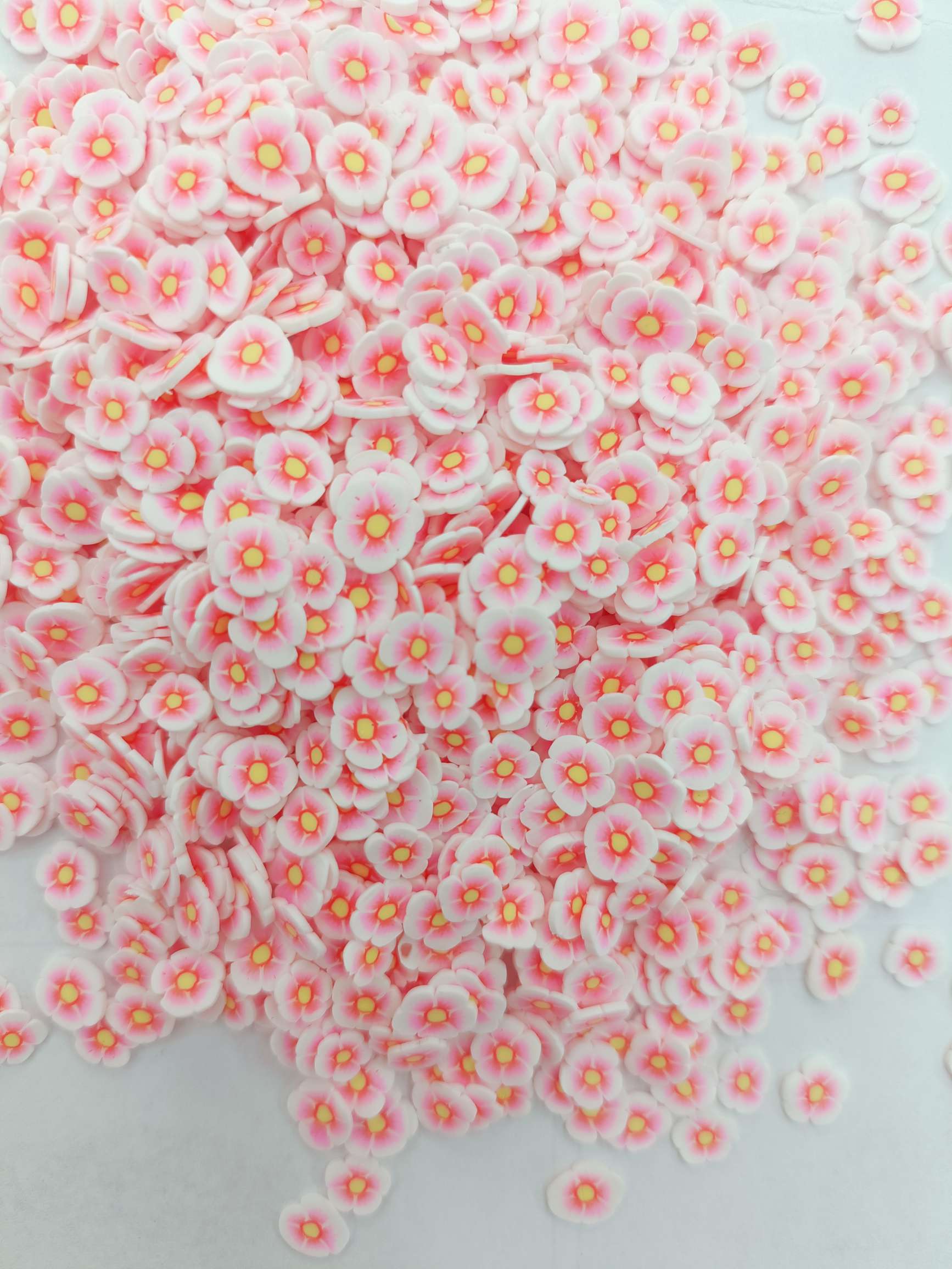 5MM soft clay plum blossom slices, DIY handcrafted accessories, jewelry accessories, early childhood education handcrafted accessories, handicraft decorative accessories, 500g packaging Specification image