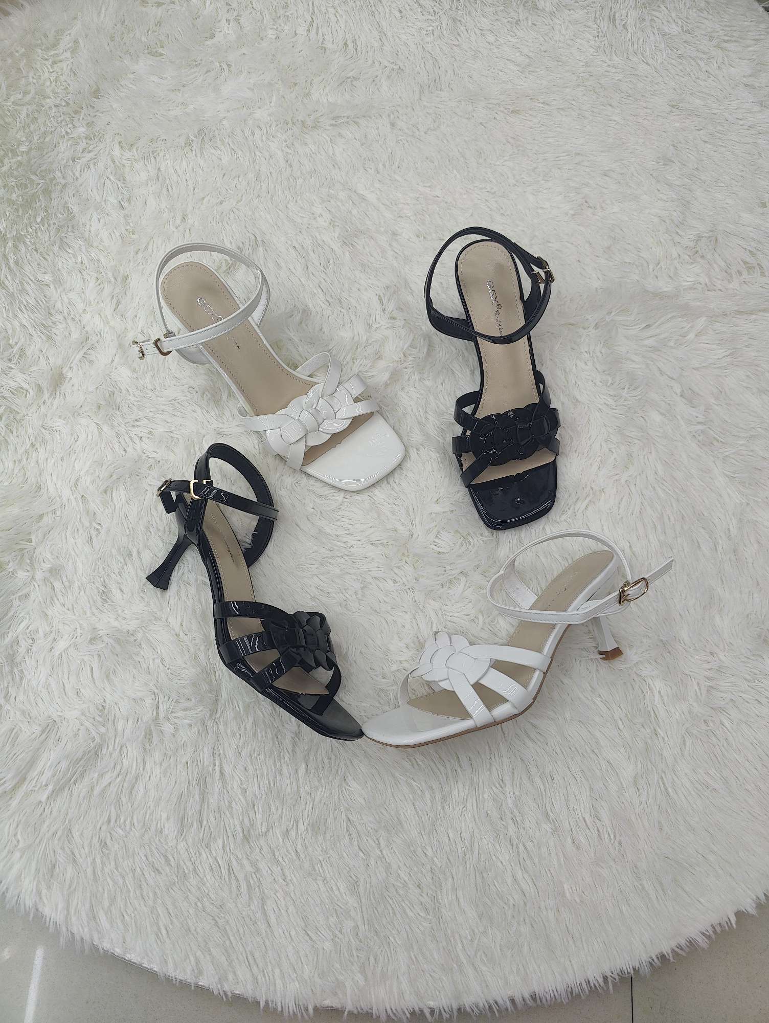 现货一件代发工厂直销地摊细跟凉鞋女夏stock sandal lady ladies shoes factory 