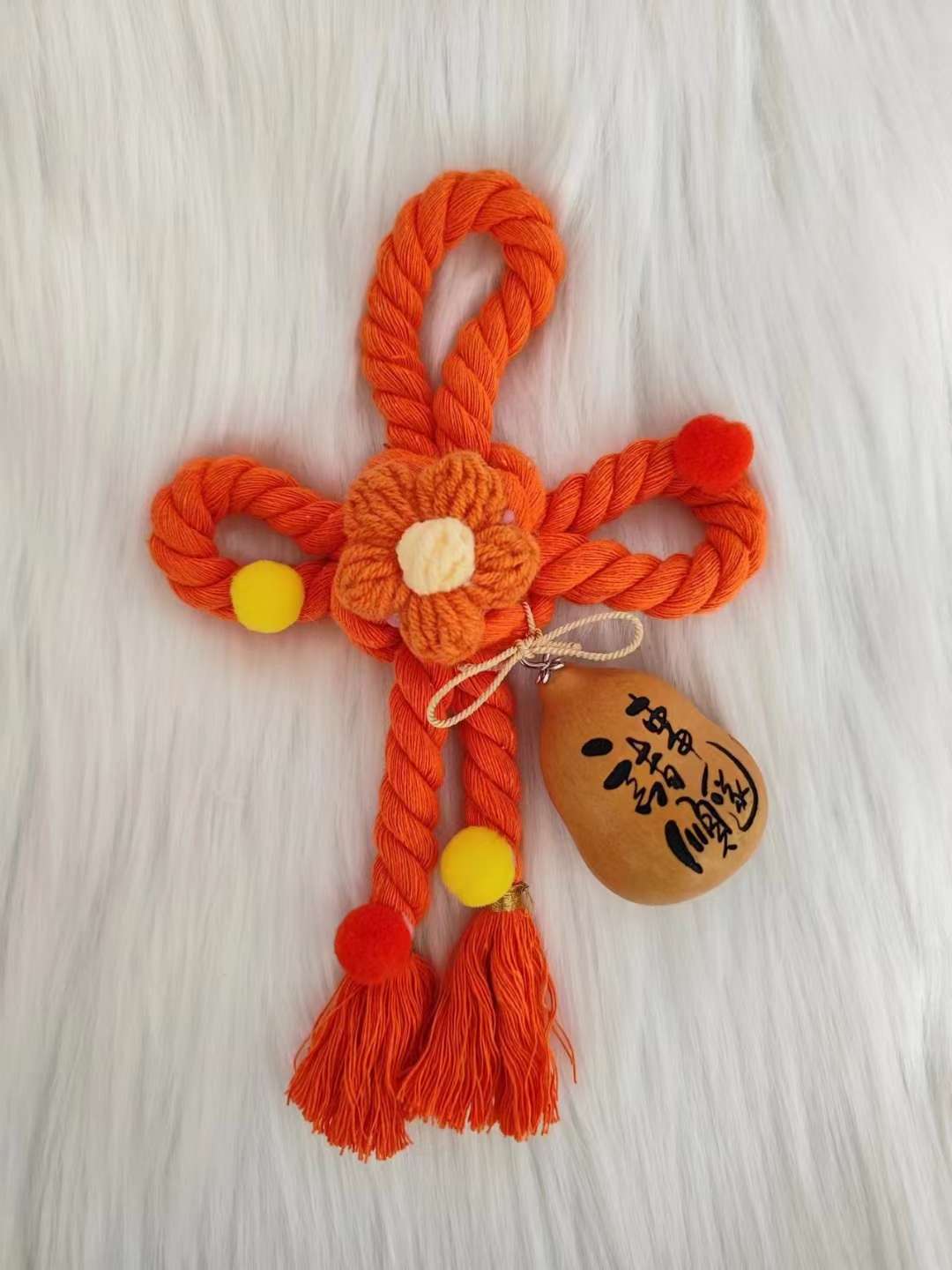Natural gourd handicrafts, engraved with characters, can be made into door handle pendants, car hangers, keychains, contentment brings happiness, attracting wealth and ensuring safety detail image 4