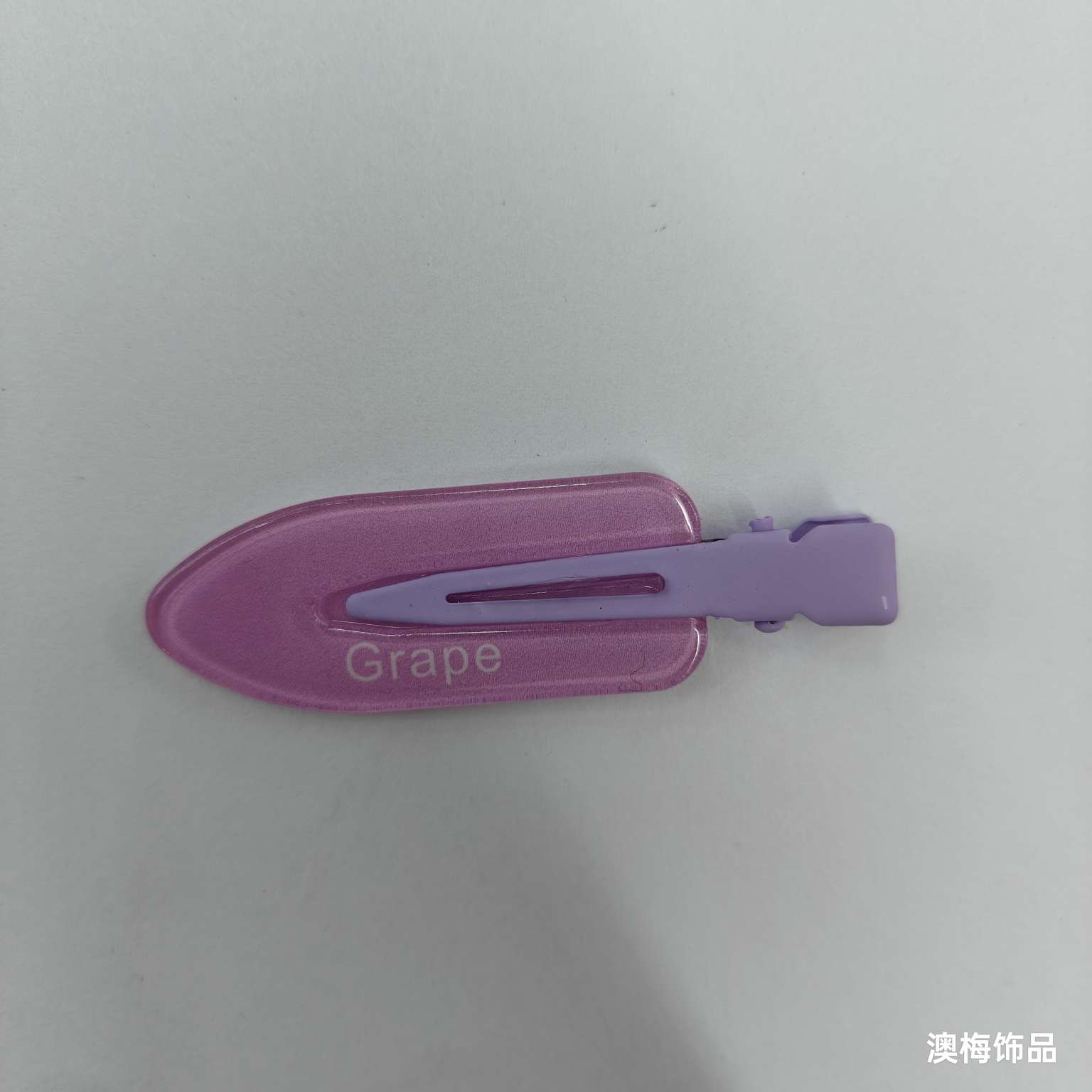 Summer fresh and clean invisible hair clips made of acrylic material, with colorful transparent fruit hair clips. The side clips are exquisite and cute, with a girlish heart detail image 15