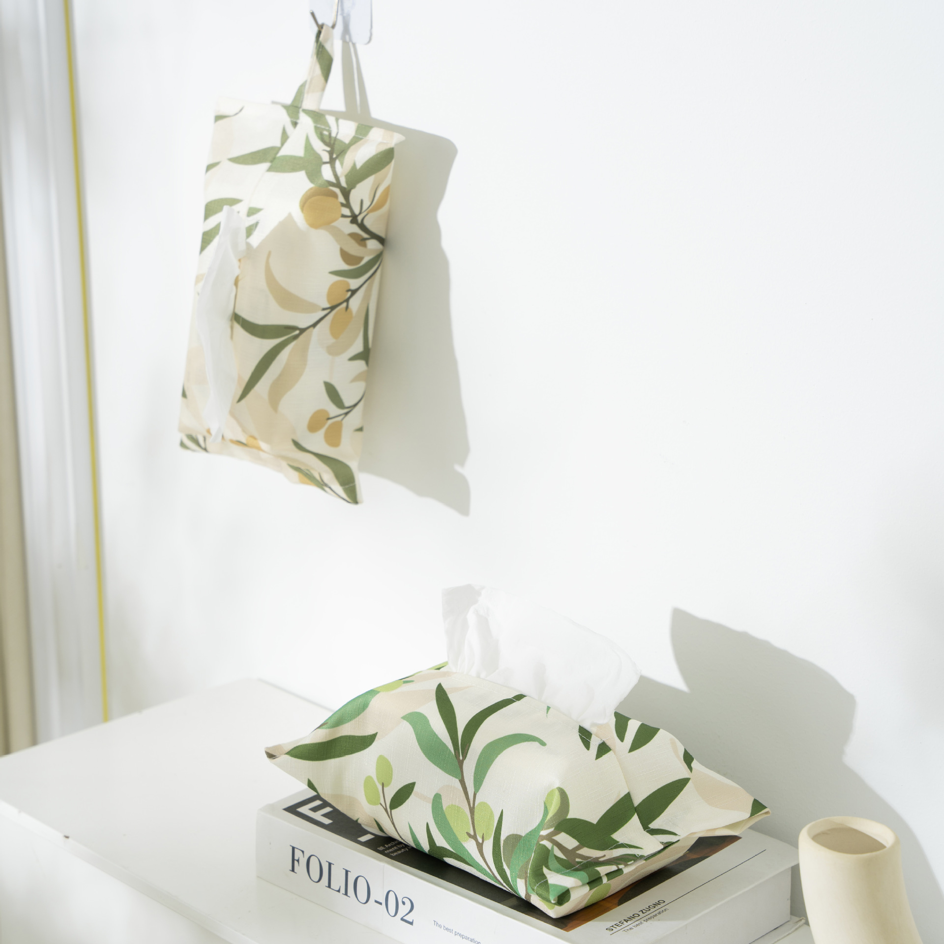 Light luxury and high-end living room tissue box, bathroom tissue box, napkin box, car wall-mounted portable tissue bag Specification image