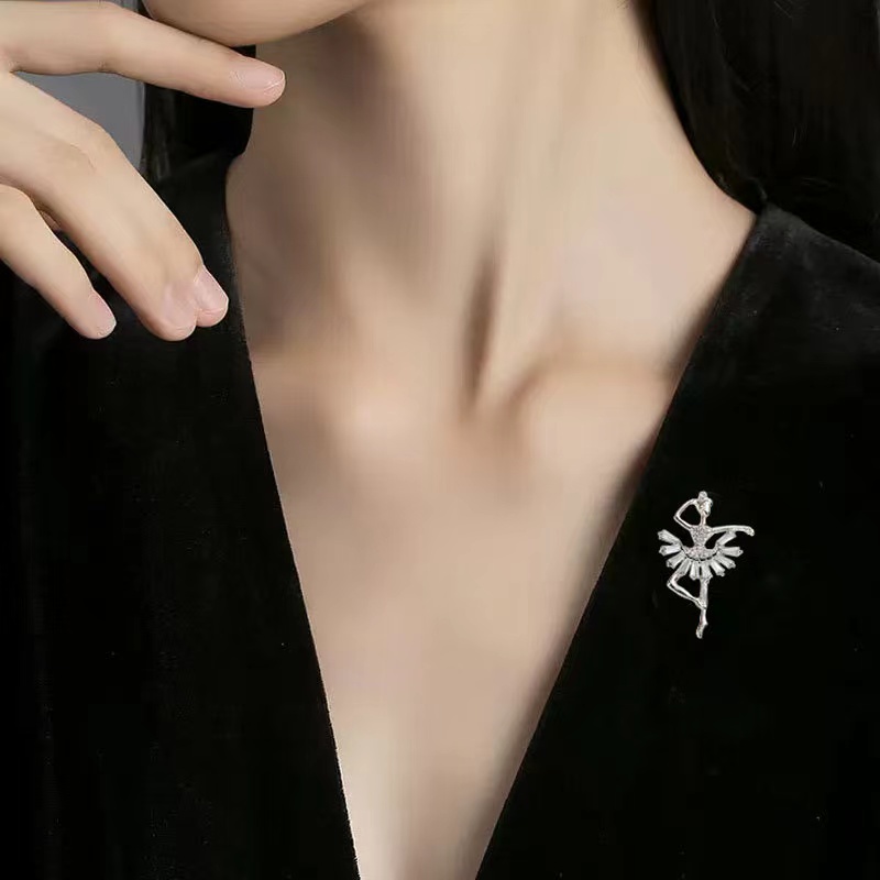 胸针/衣饰/徽章定制/莲花/滴油胸针产品图