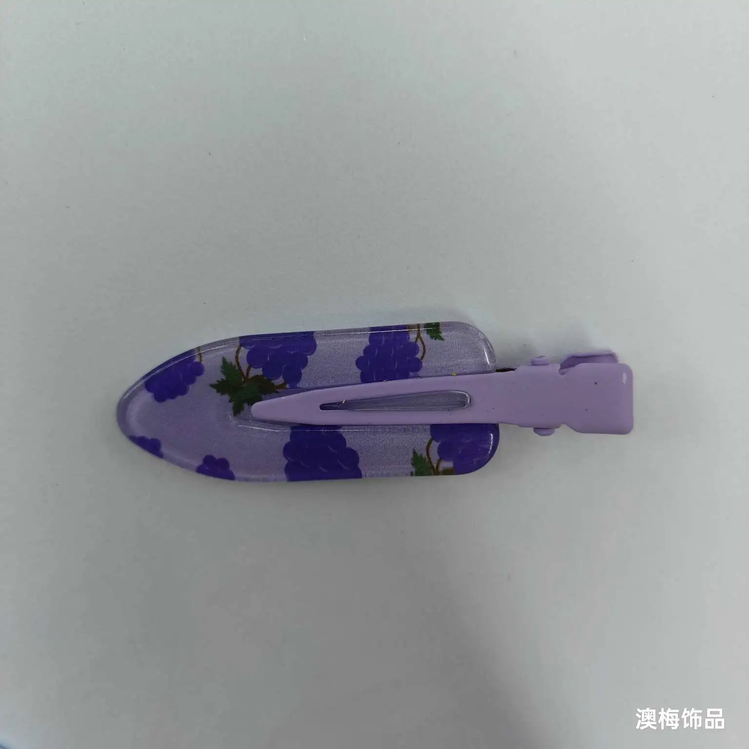 Summer fresh and clean invisible hair clips made of acrylic material, with colorful transparent fruit hair clips. The side clips are exquisite and cute, with a girlish heart detail image 18