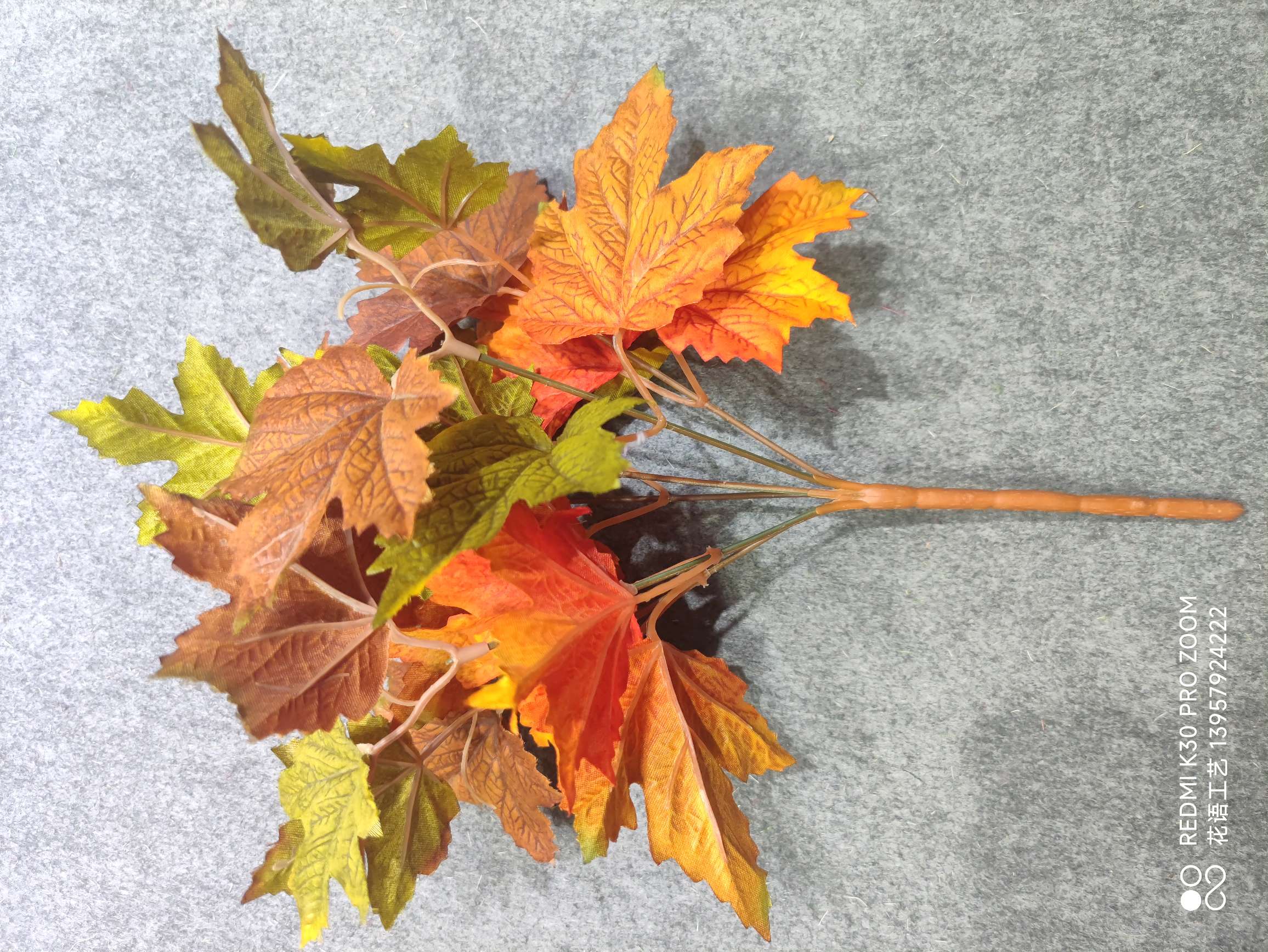 Artificial Maple Leaf Artificial Fall Color Small Bundle Halloween Thanksgiving Decoration Autumn Artificial Plant Cloth Leaves Fake Flowers Item Picture