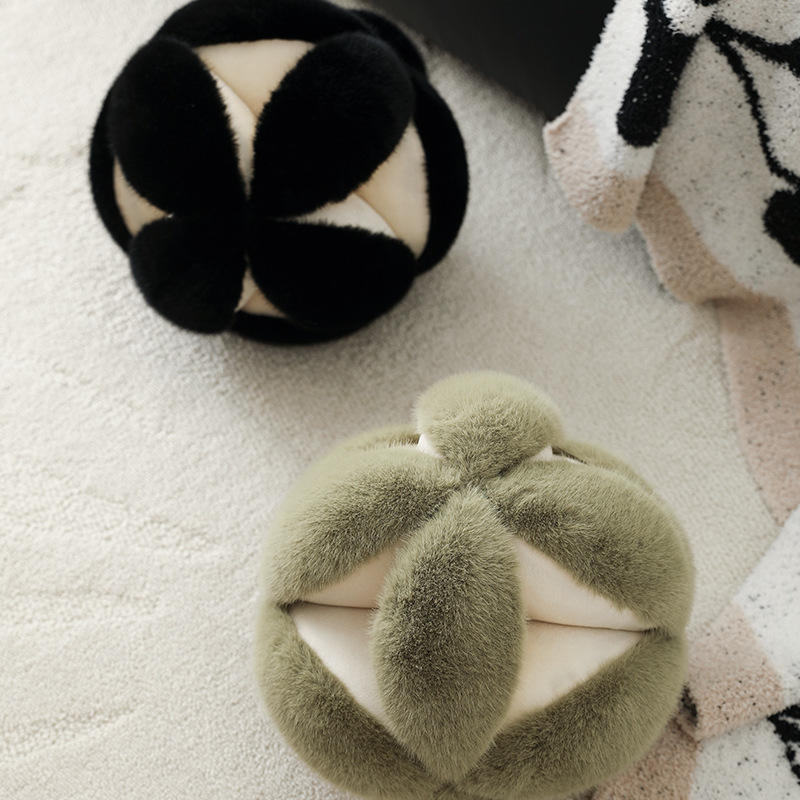 Spherical plush sofa and throw pillow model room soft decoration matching sofa cushions with core hydrangea irregular headboard cushions details Picture