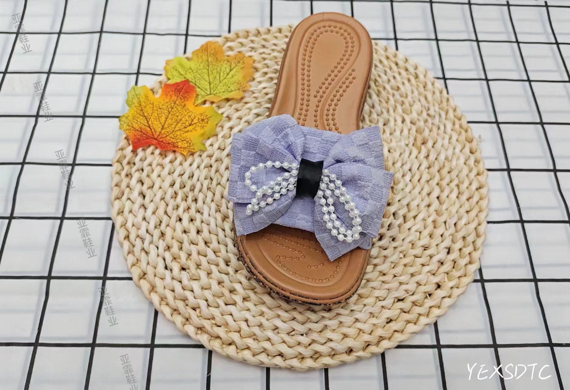 Thick-soled, high-end bow sandals are casual summer outdoor slippers
