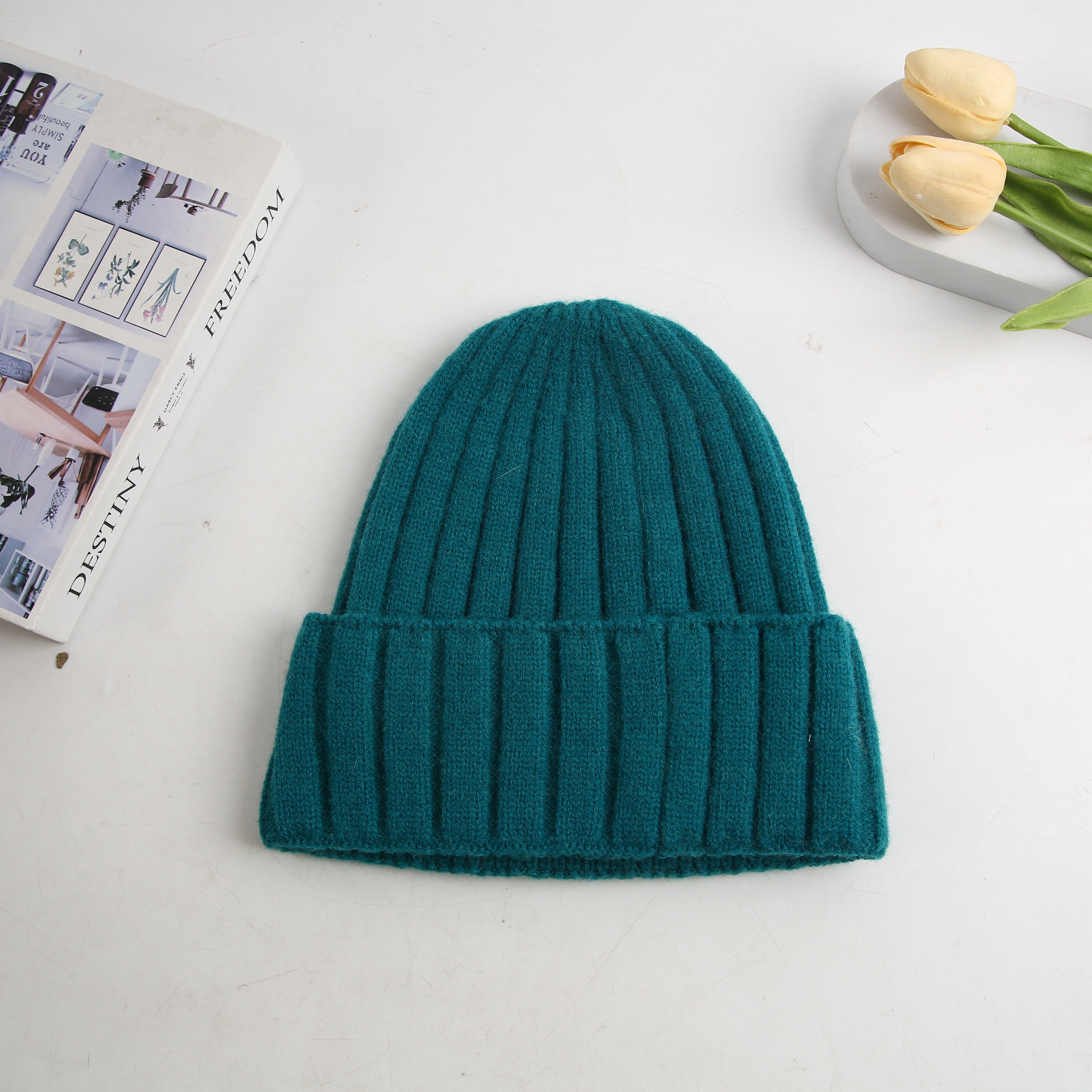 2024 New Knitted Hat Twist Knitted Hat Flat Cap Korean Knitted Hat details Picture
