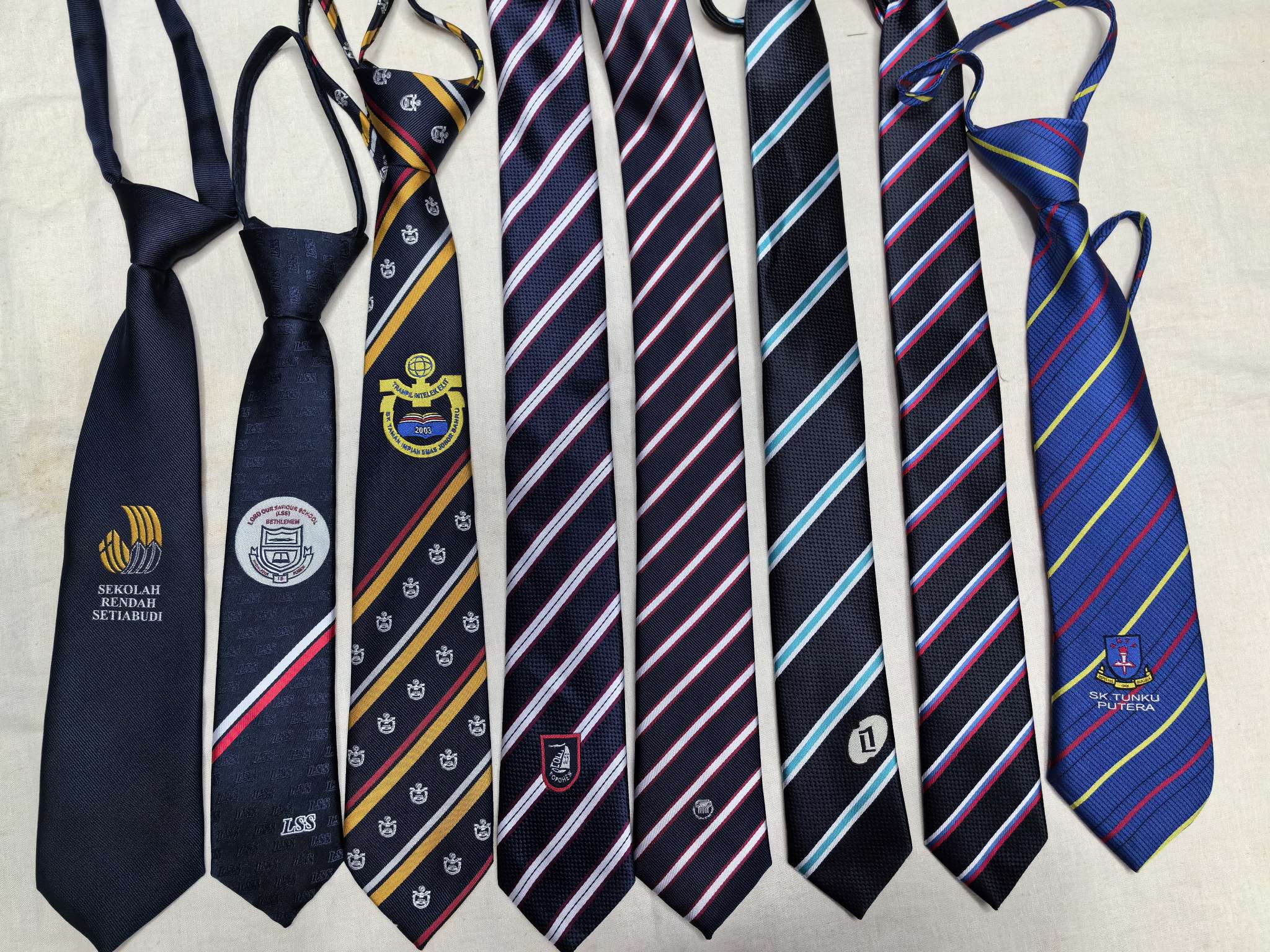 Student tie school wear details Picture