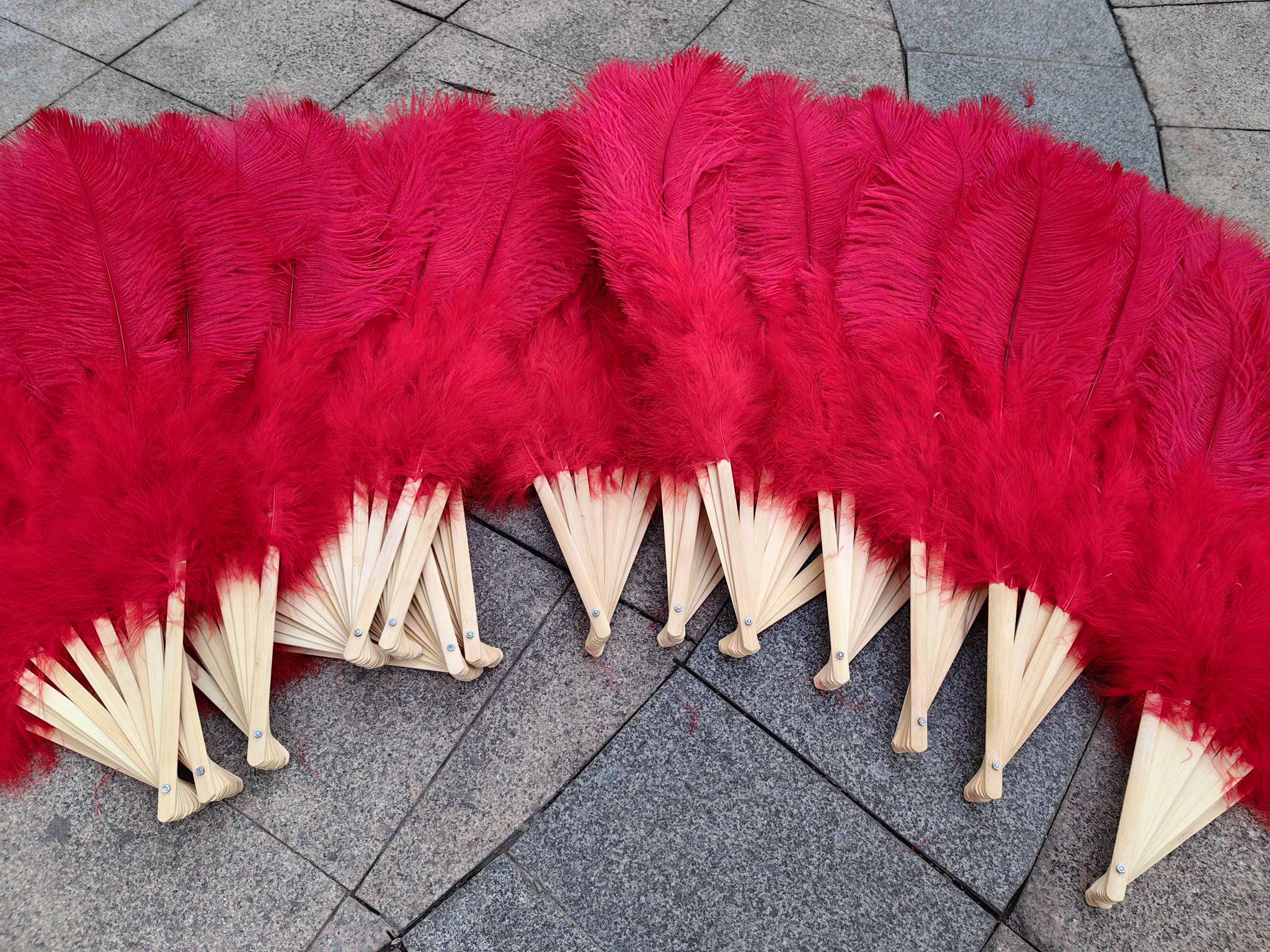 中国风漆扇折扇团扇 扇子女夏季 居家日用品 日用百货 手工精制清凉一夏  鸵鸟羽毛扇子 酒吧演唱会扇子 厂家定制各种尺寸