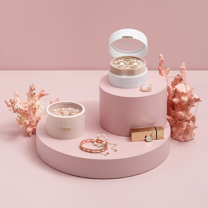 L40-HZ04 Macaron Portable Jewelry Box, Bracelet, Necklace, Jewelry Ring, Gift Box, Earrings, Pearl Jewelry Box Application Scenario