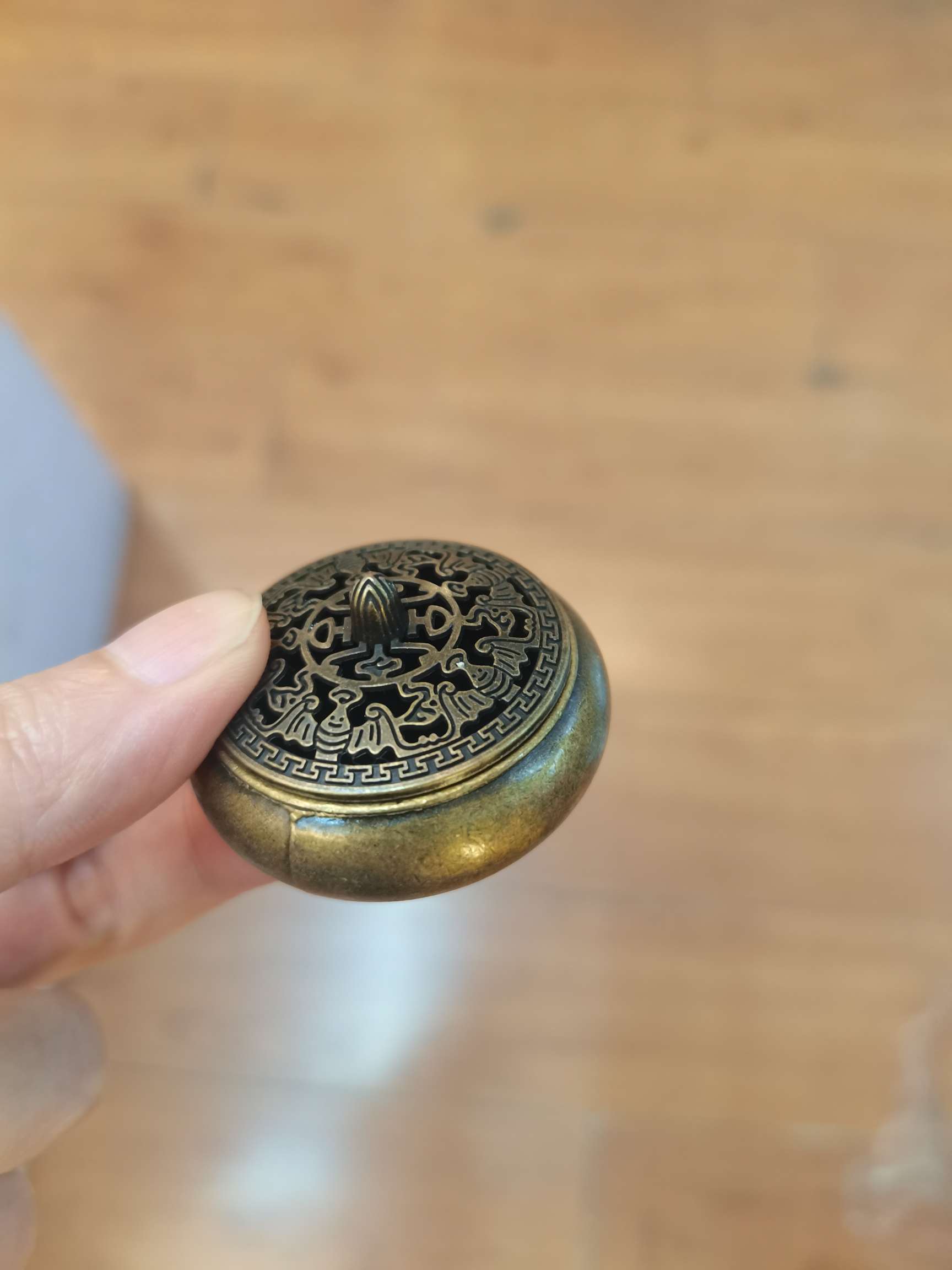 Metal handicrafts, small incense burners, Xuan De incense trays, incense burners, incense holders, exquisite decorative items detail image 1