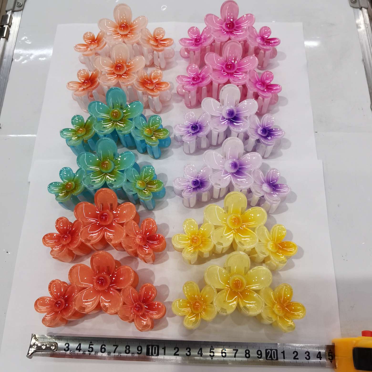 11 cm Frellia flower scratch-off color series new three-flower scratch-off hair accessory hairpin detail image 5