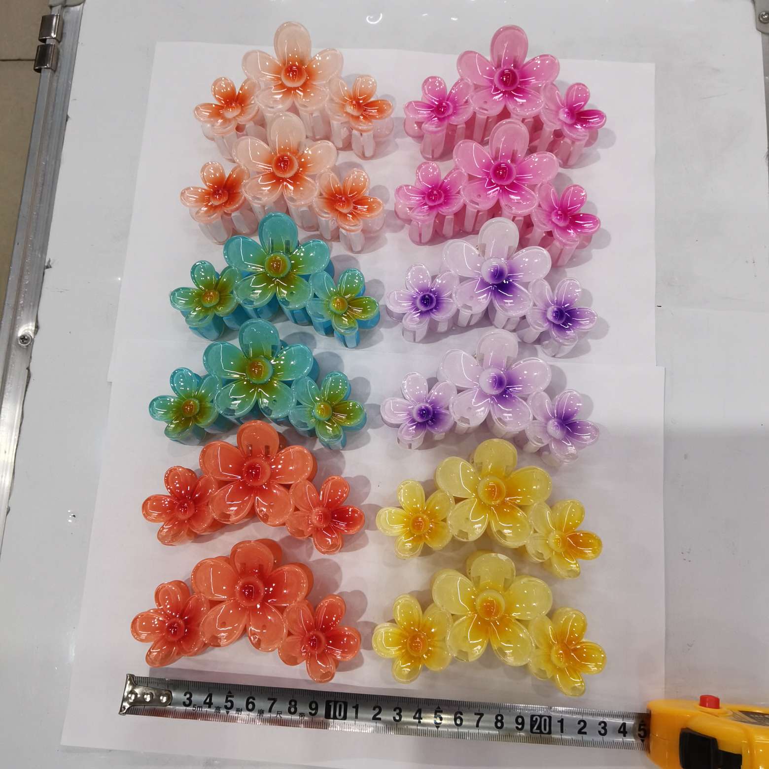 11 cm Frellia flower scratch-off color series new three-flower scratch-off hair accessory hairpin detail image 6