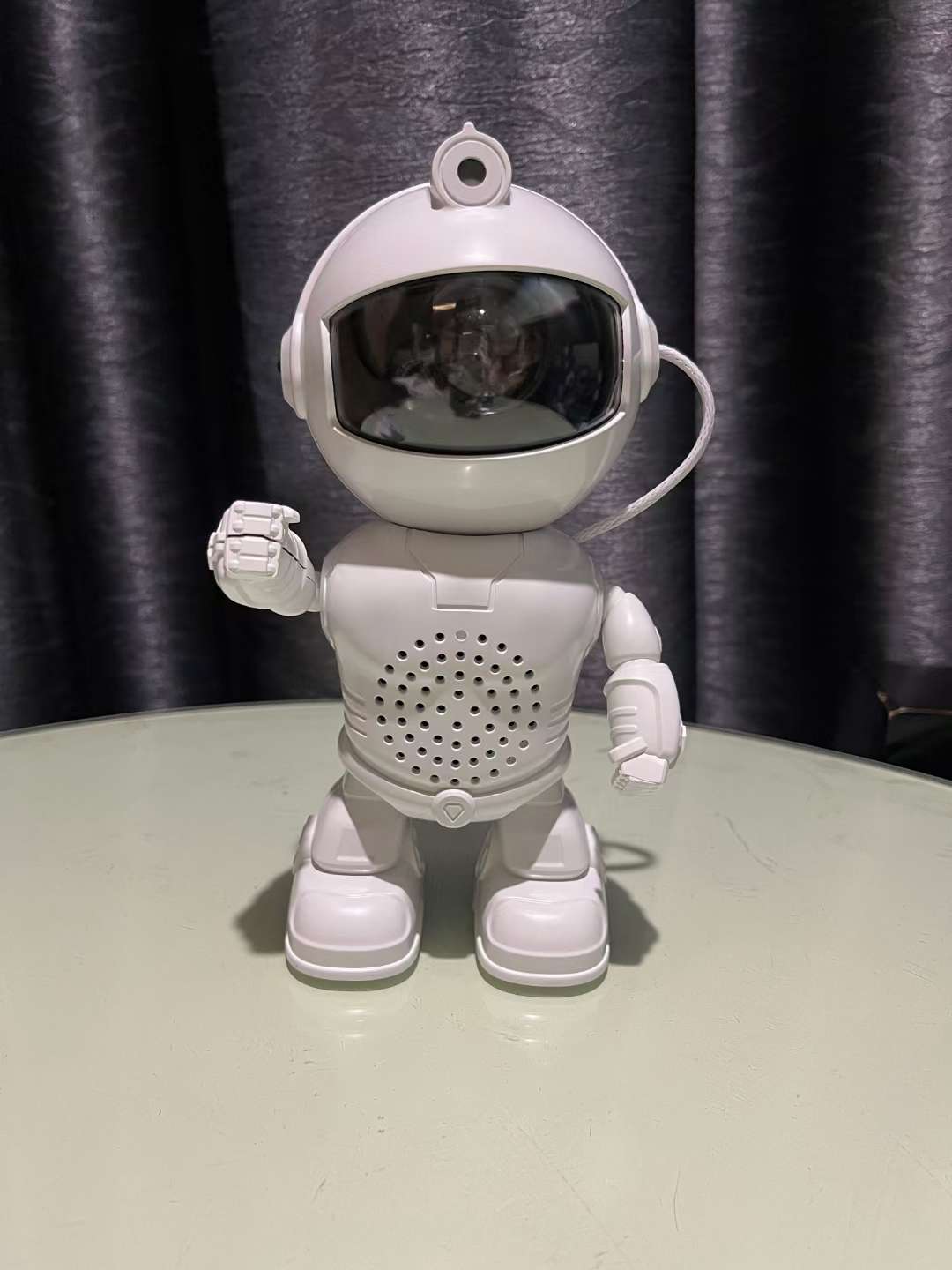 闪亮星空灯 太空人星空灯照明