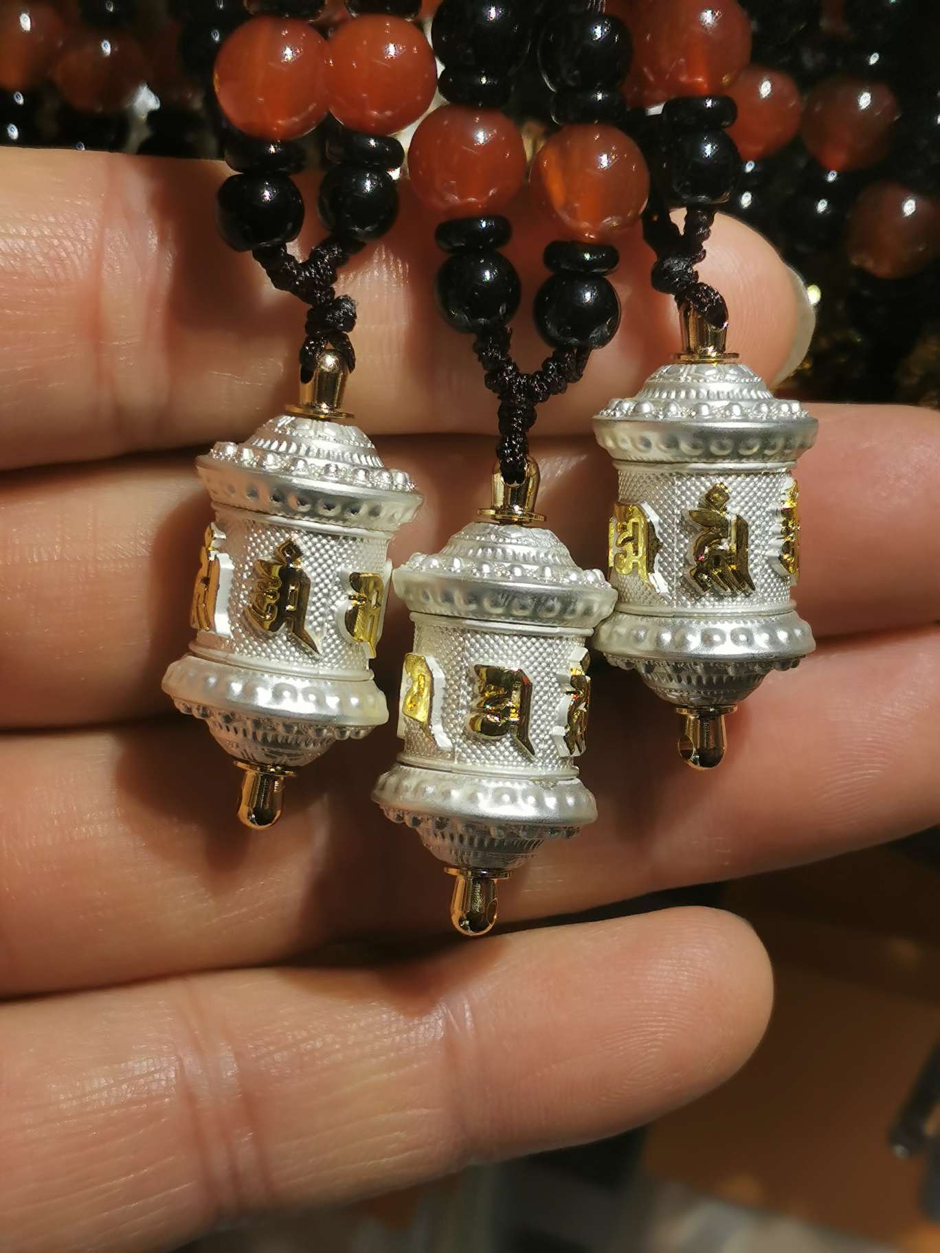 Alloy rotor wheel pendant detail image 3