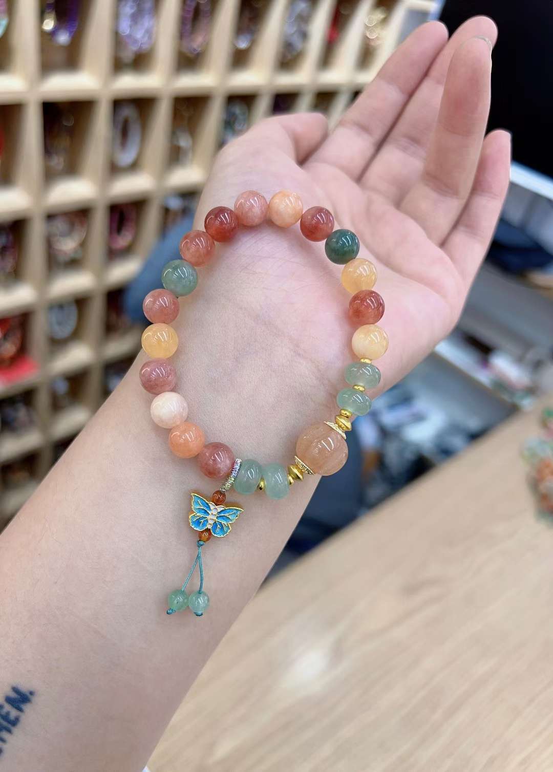 千辰饰品 金丝玉+绿东陵算盘珠单圈蝴蝶手串手链详情1