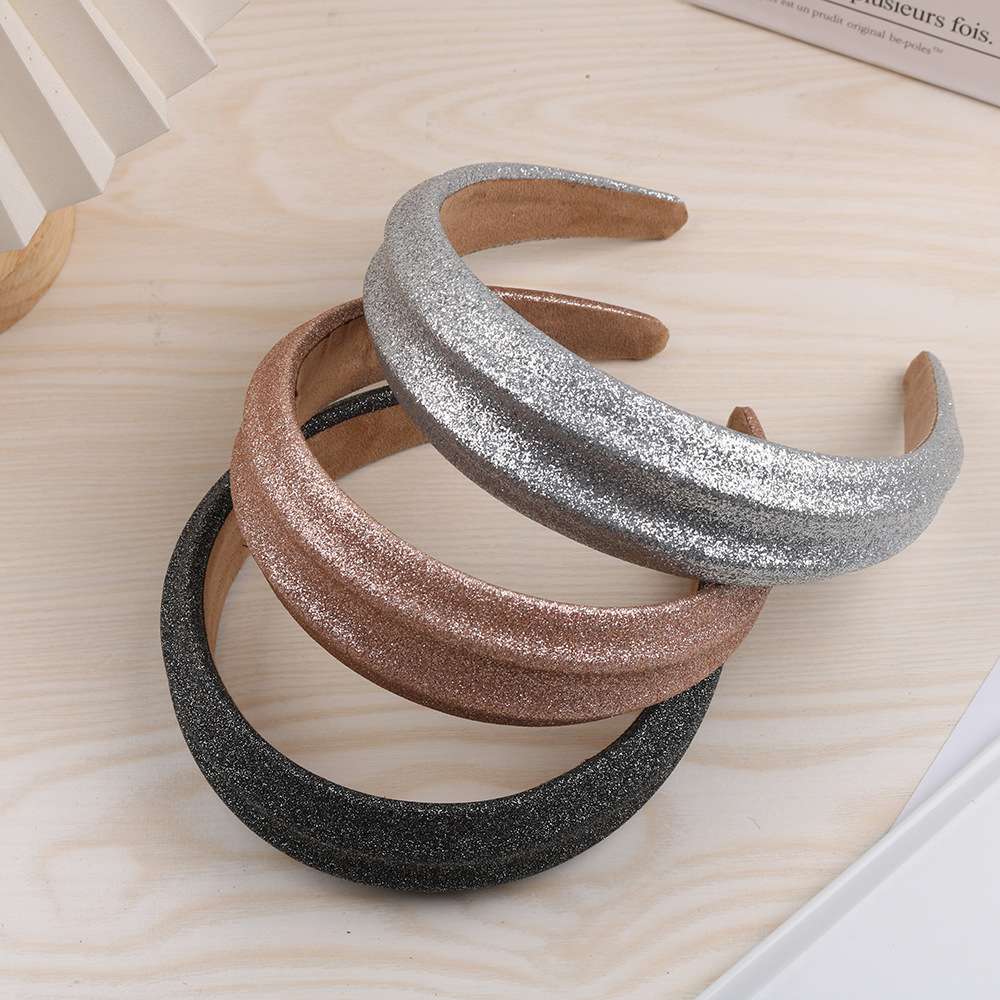 Headbands and hair accessories are versatile for women in summer