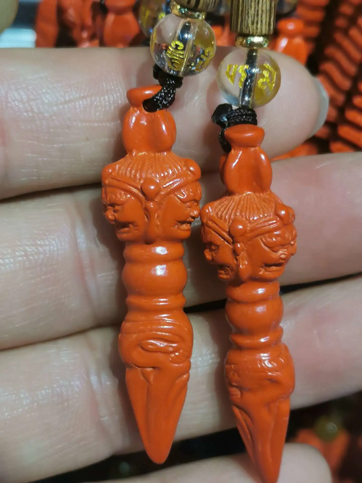 Cinnabar keychain detail image 7