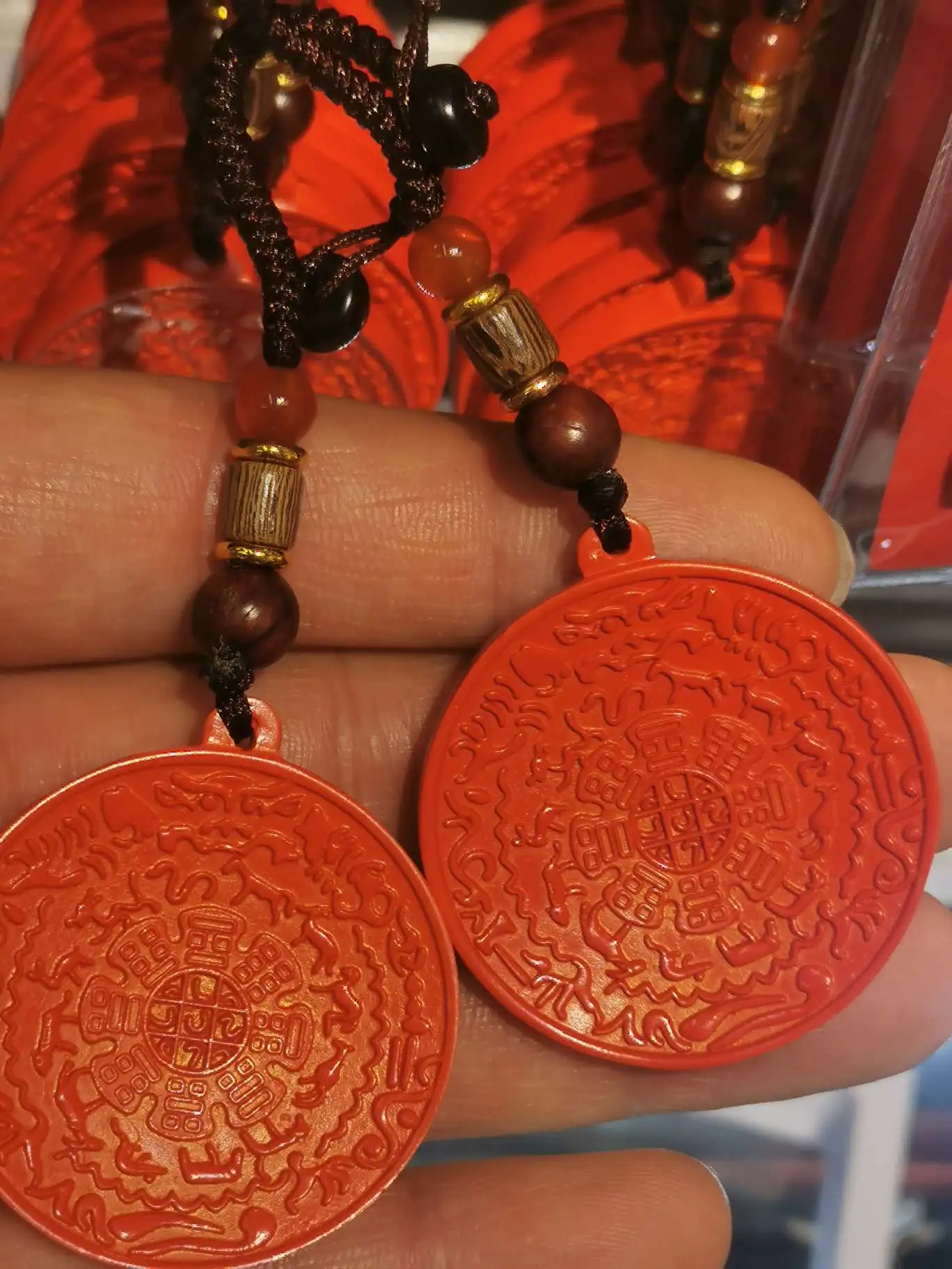 Cinnabar keychain detail image 3