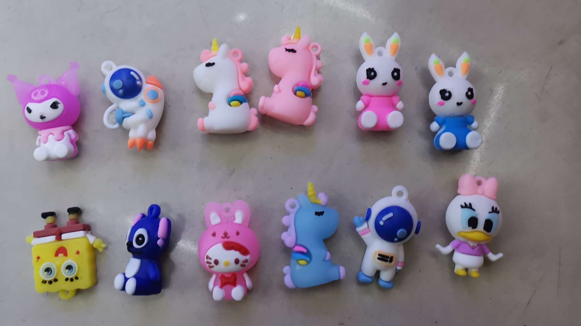 宇航员开口圈钥匙扣带挂件 2023新款可爱女生书包挂饰品 盲盒随机配饰 箱包配件包挂件