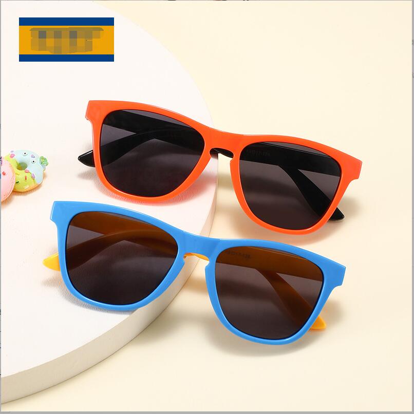 2024新款PC儿童眼镜时尚儿童户外遮阳防紫外线墨镜批发 XT6131