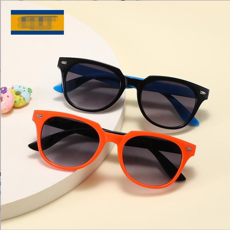 2024 New children's trendy sunglasses, men's and women's sun protection sunglasses, fashionable and individual baby glasses XT6130