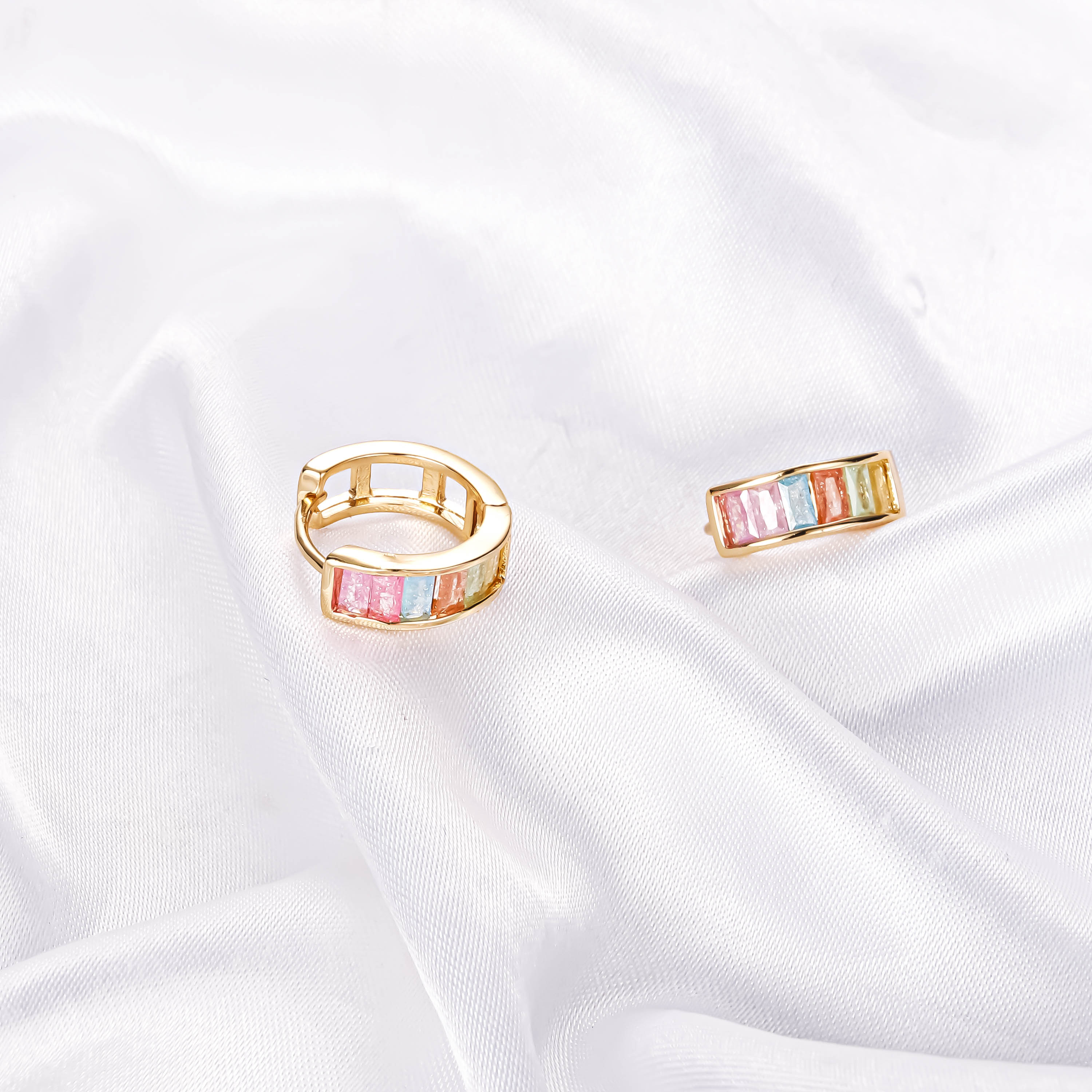18K gold micro-inlaid plain ring earrings for women, a new trendy double-layer circle colored gold ear ring earrings from 2024 Item Picture