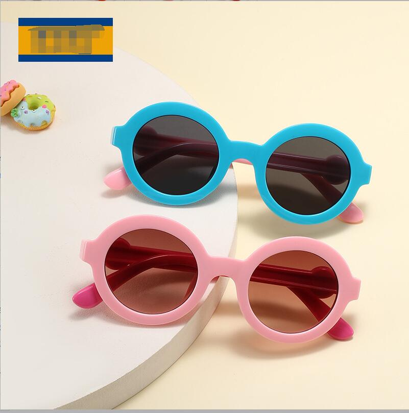 2024 New stylish children's glasses, UV-protective sunglasses, unisfemale sunshade and sun protection sunglasses XT6135