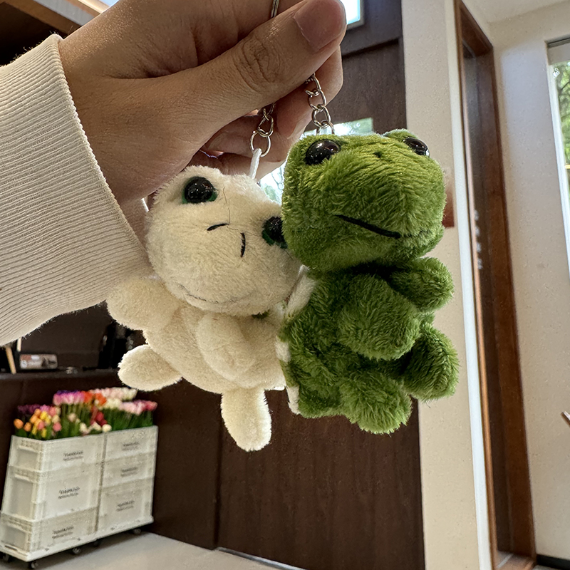 Little turtle plush toy, big-eyed turtle doll, multicolor cute doll, as a birthday gift for your child