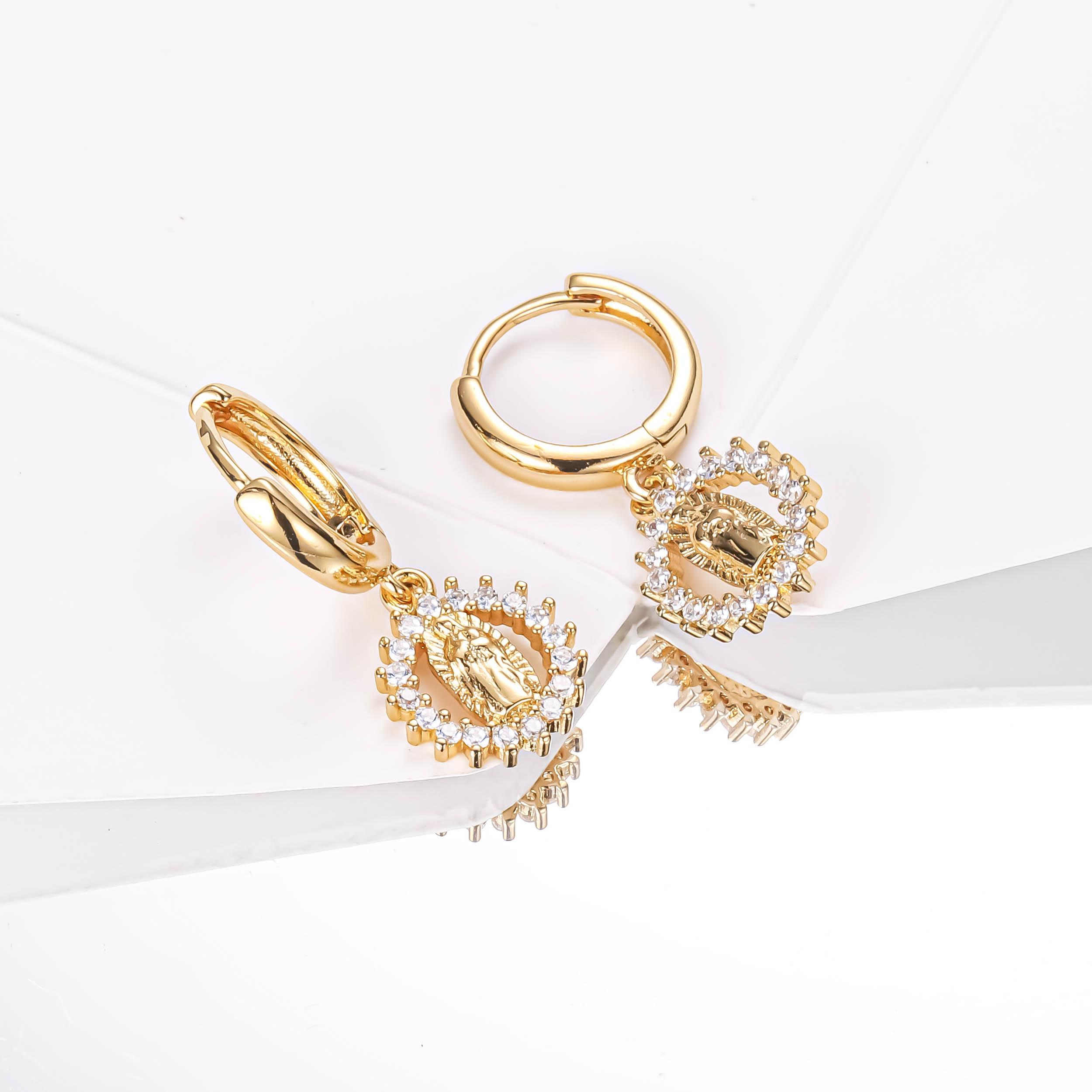 Chuangmei Jewelry Earrings, women's fashion jewelry accessories factory direct supply source Wholesale price Earrings and accessories Religious Champagne color 18k gold-plated ear buckles and ear pendants Chuangmei details Picture