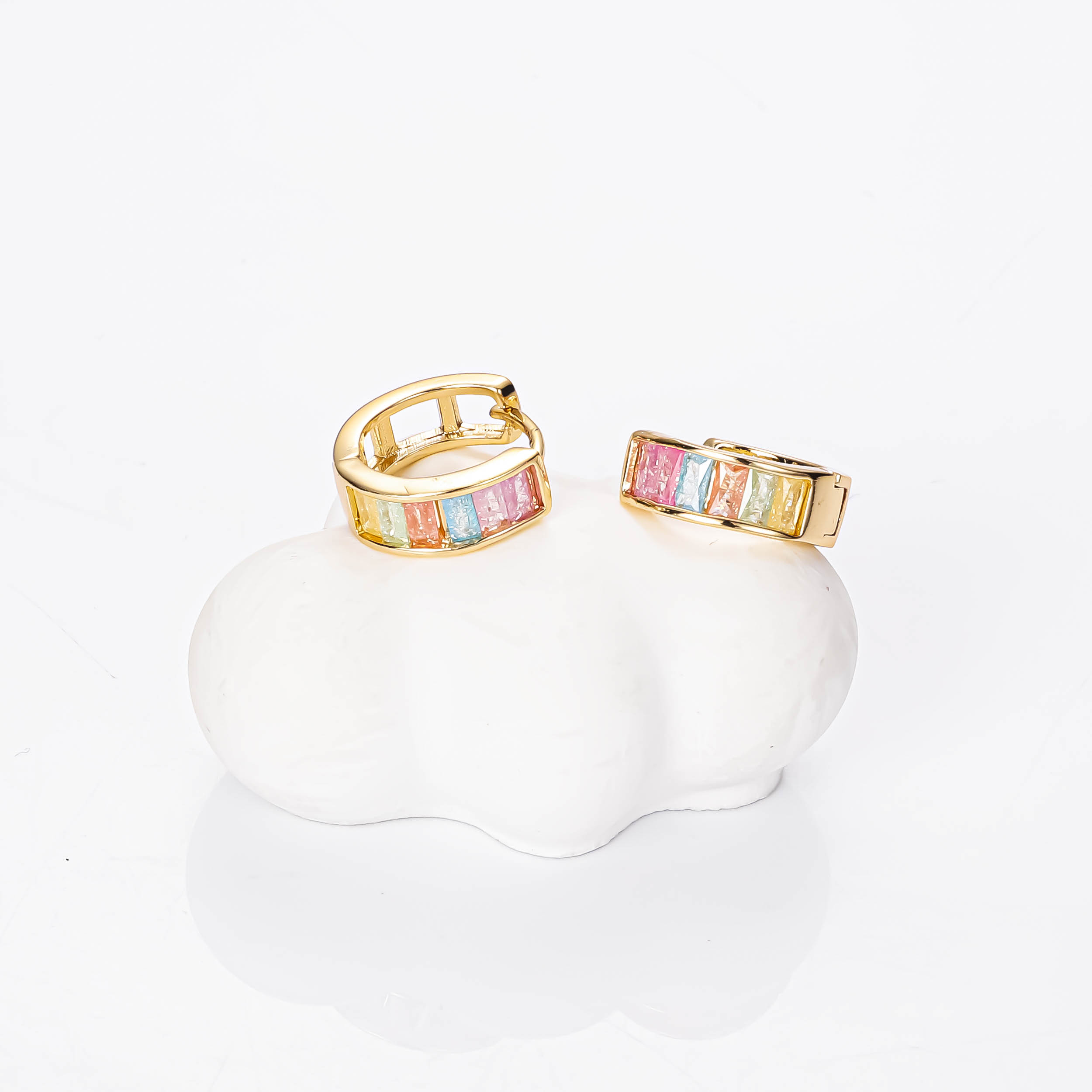 18K gold micro-inlaid plain ring earrings for women, a new trendy double-layer circle colored gold ear ring earrings from 2024