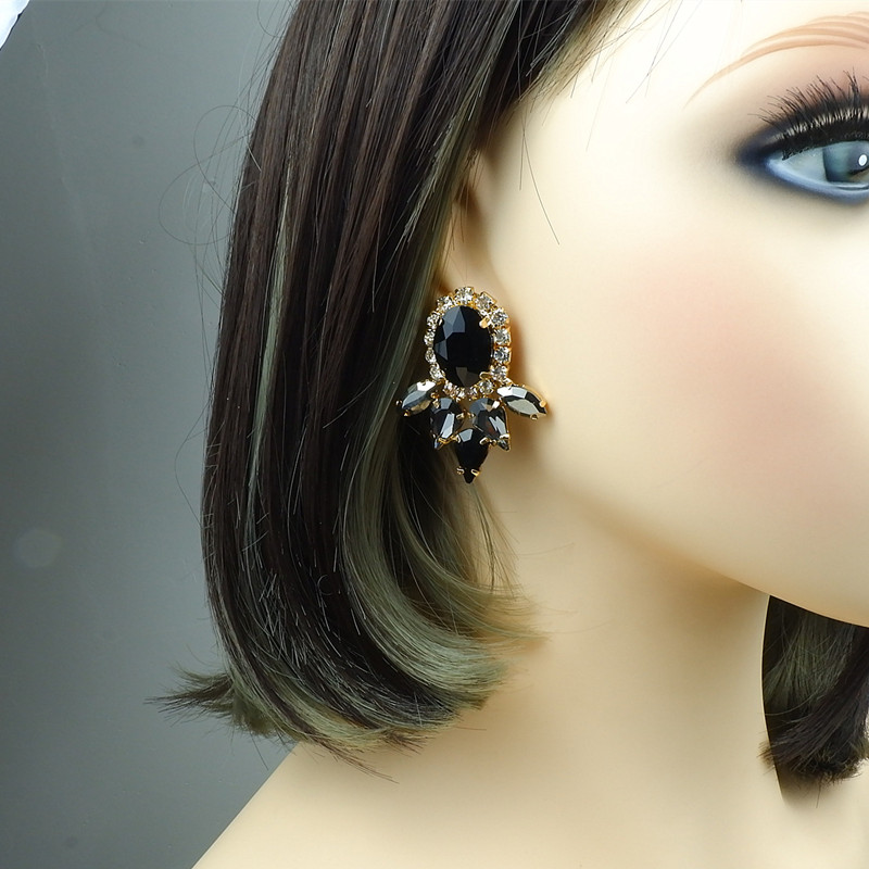 Europe And The United States Exaggerated Classic Black, White And Grey Crystal Glass Earrings Banquet Party Wear Earrings Earrings High-End Earrings Application Scenario