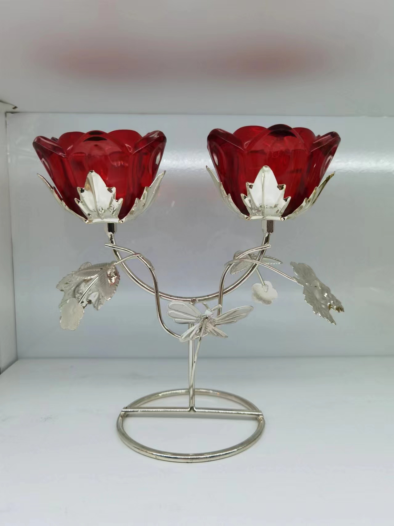 شمعدانان زجاجيان