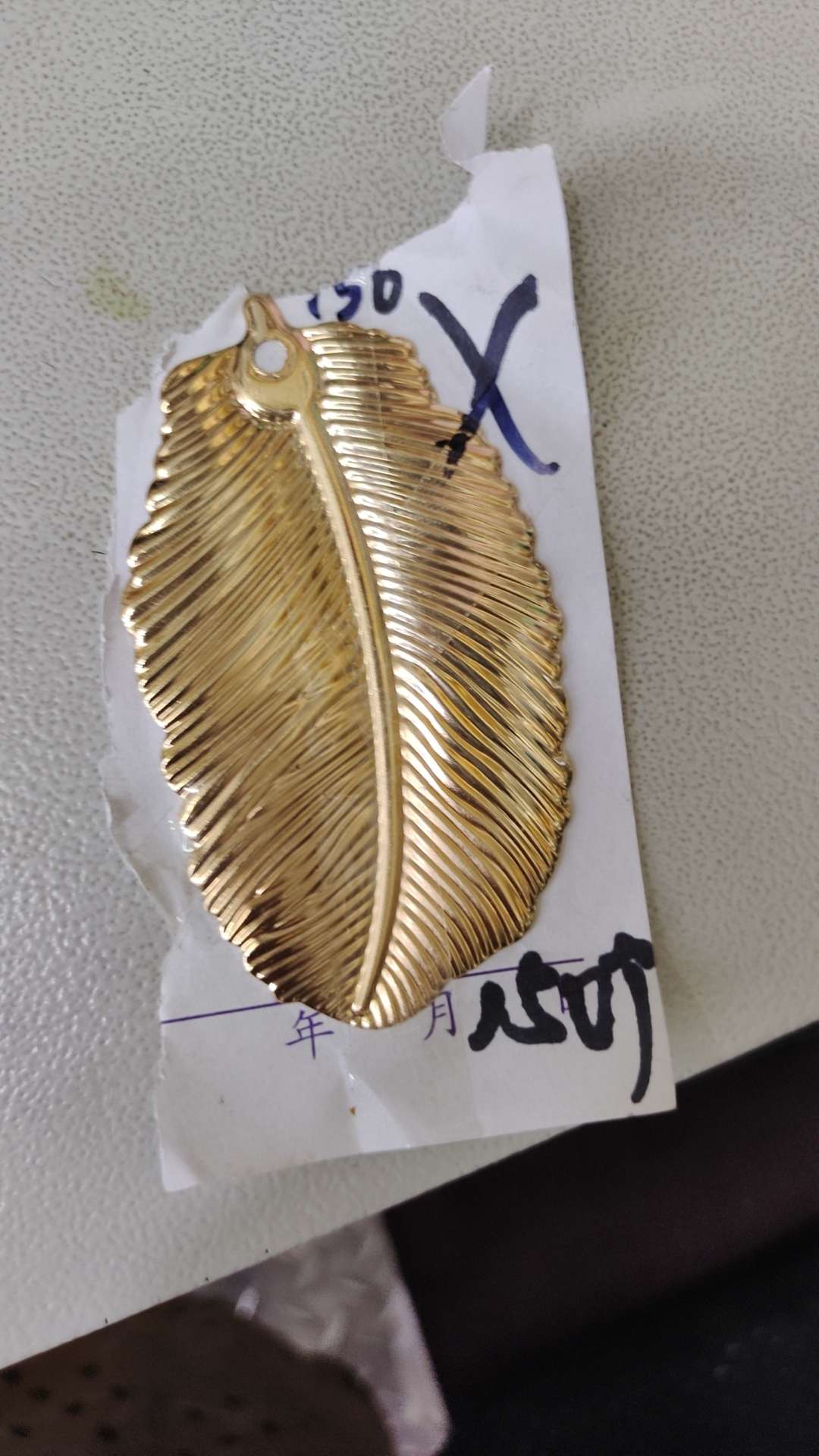 金色饰品配件