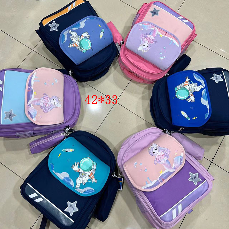 A school bag; School bags for children; A hard-shell school bag; Cartoon bag; Plush school bag; Toy bag; School bags for students; Silicone bag; Backpack, computer backpack; Four seasons school bag Application Scenario