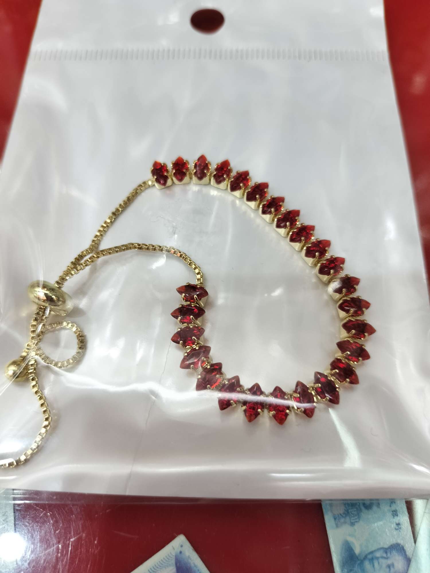 Exquisite and fashionable zircon copper bracelet, a unique Korean-style ladies' wrist accessory, shining and dazzling, high-end and elegant jewelry details Picture