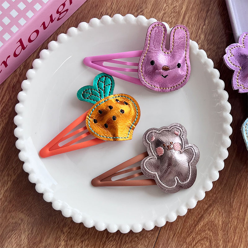 New cute cartoon rabbit wave triangle bb clip, ins girl sweet student bangs clip, children's hair accessory Item Picture