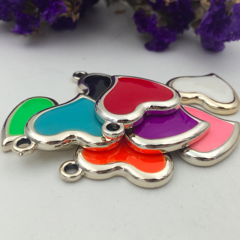 Wholesale diy jewelry accessories, resin oil drop heart pendants, necklaces, keychains, plastic material accessories, 200 pieces per package detail image 3