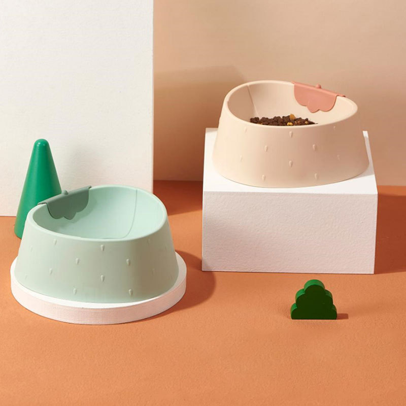 New cartoon strawberry pet plastic single bowl neck guard, anti-knock cat bowl, large-capacity dog food bowl, pet supplies Application Scenario