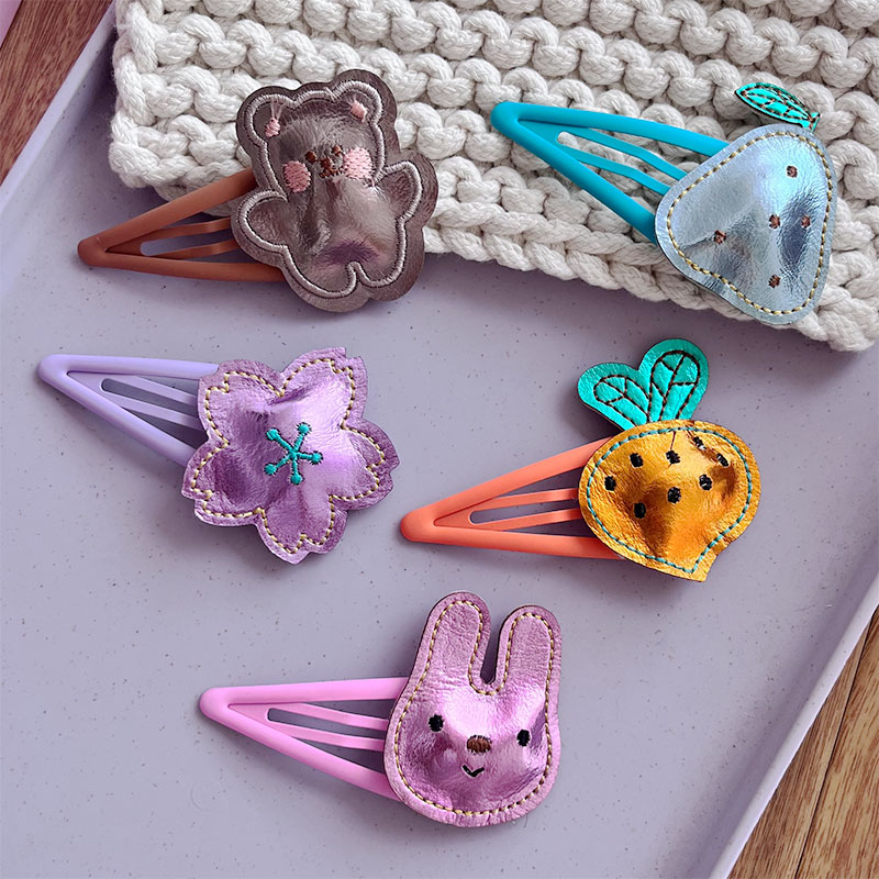 New cute cartoon rabbit wave triangle bb clip, ins girl sweet student bangs clip, children's hair accessory Specification image