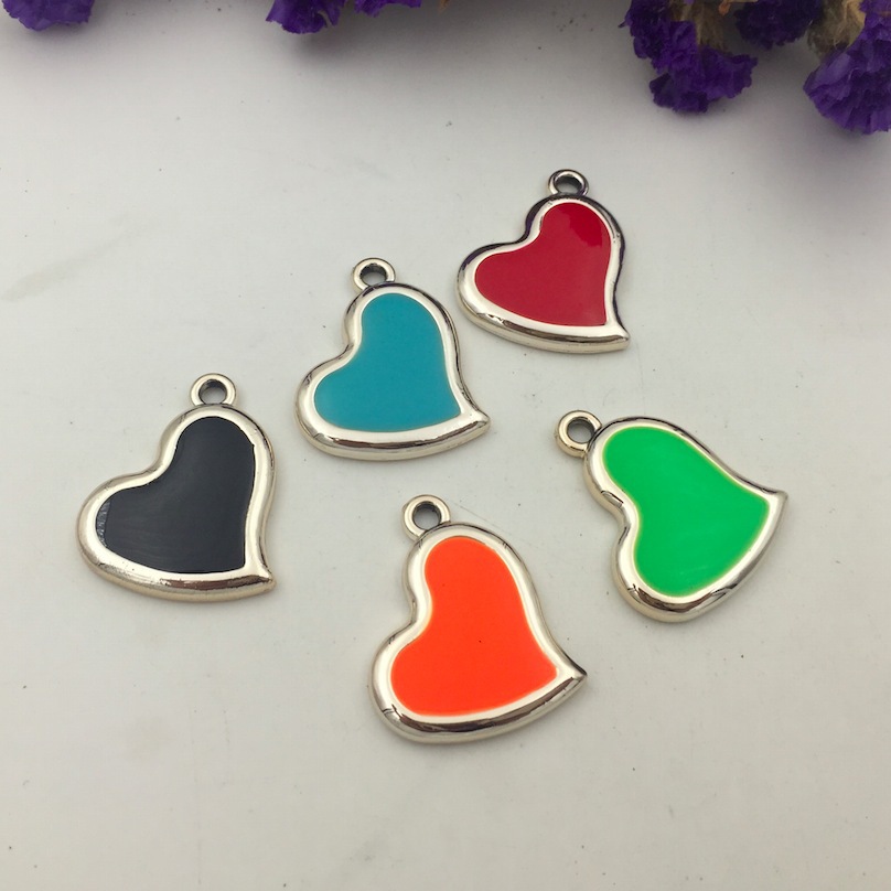 Wholesale diy jewelry accessories, resin oil drop heart pendants, necklaces, keychains, plastic material accessories, 200 pieces per package detail image 2