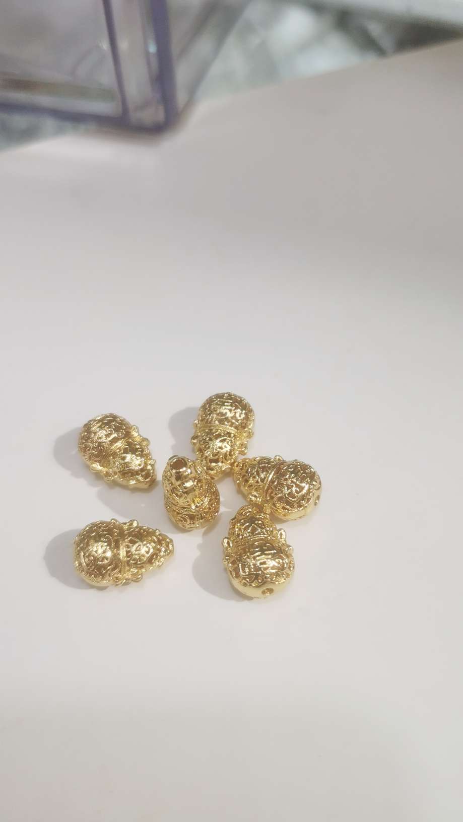 Accessories and accessories are fashionable, trendy and versatile Specification image