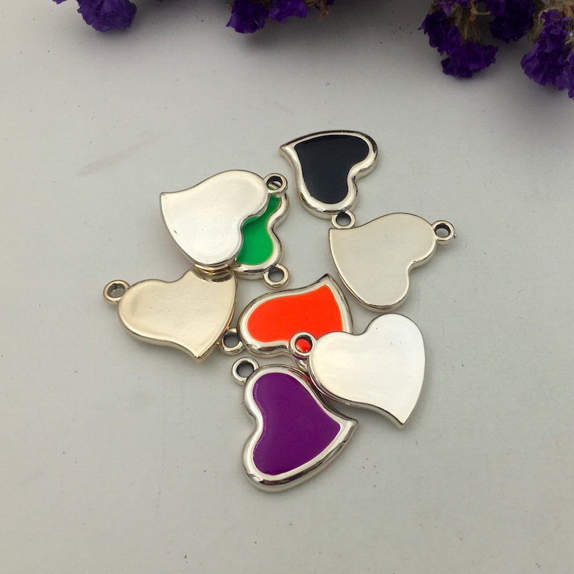 Wholesale diy jewelry accessories, resin oil drop heart pendants, necklaces, keychains, plastic material accessories, 200 pieces per package Specification image