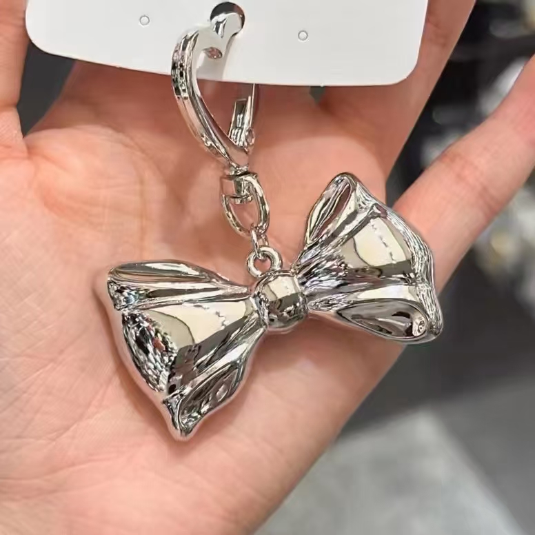 Metal bow tie accessories details Picture