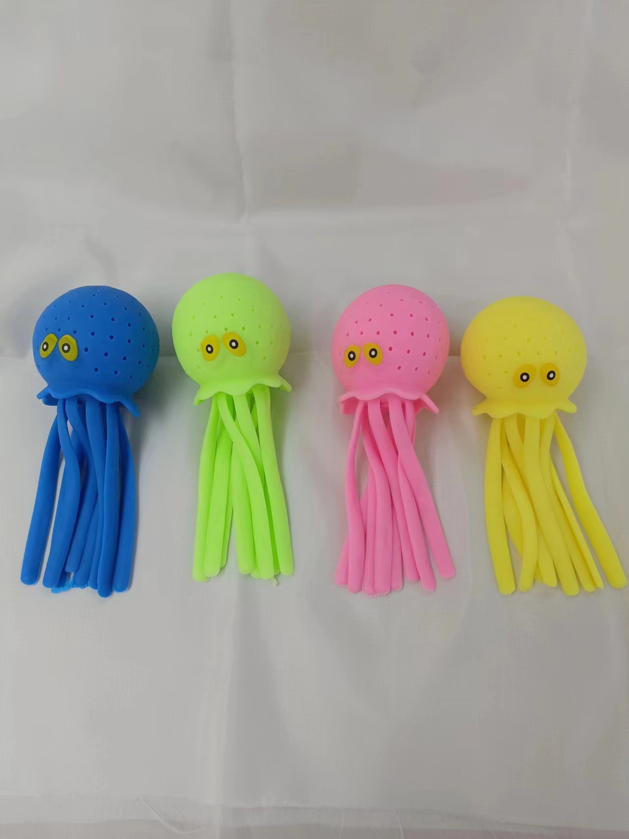 创意新奇特儿童玩具 戏水玩具喷水章鱼安全无毒材质环保色彩鲜艳